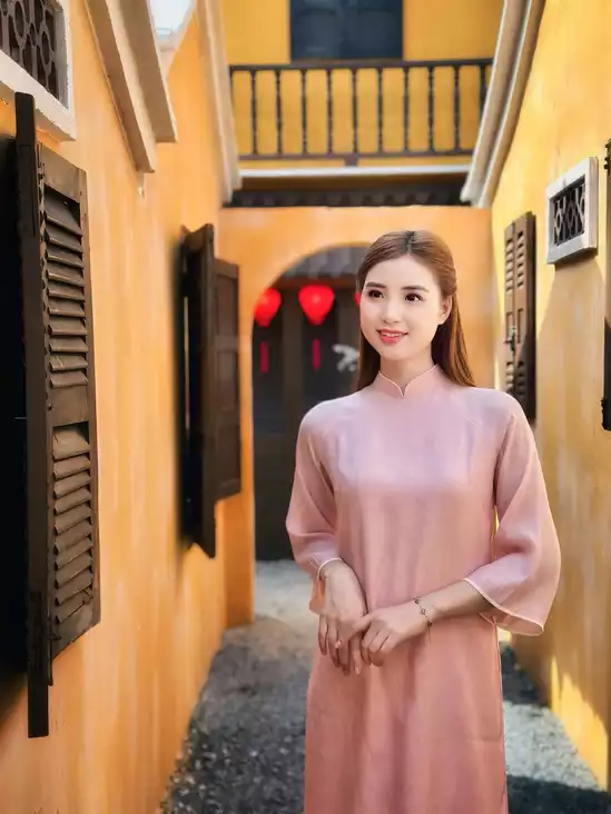 Ảnh áo dài chụp bằng điện thoại